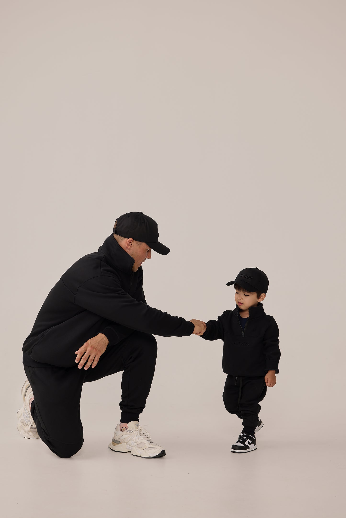 OLIVER JOGGER - BLACK