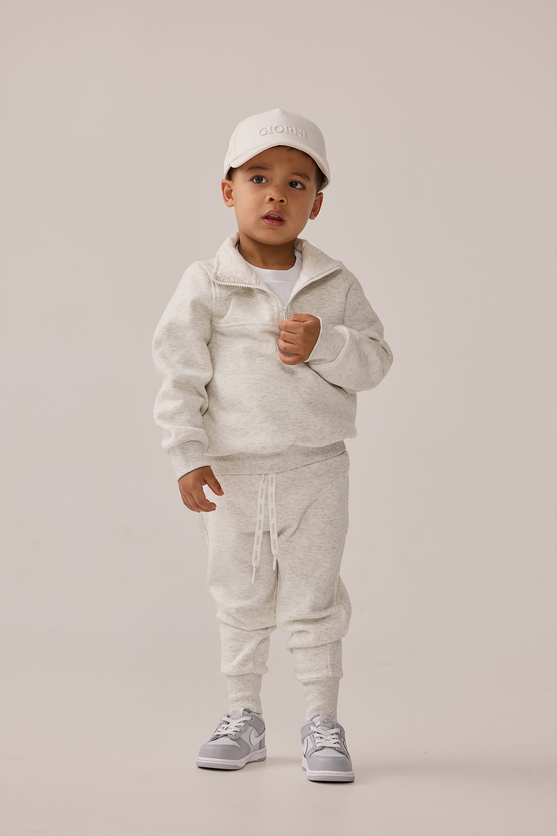 OLIVER JOGGER - WHITE MARLE