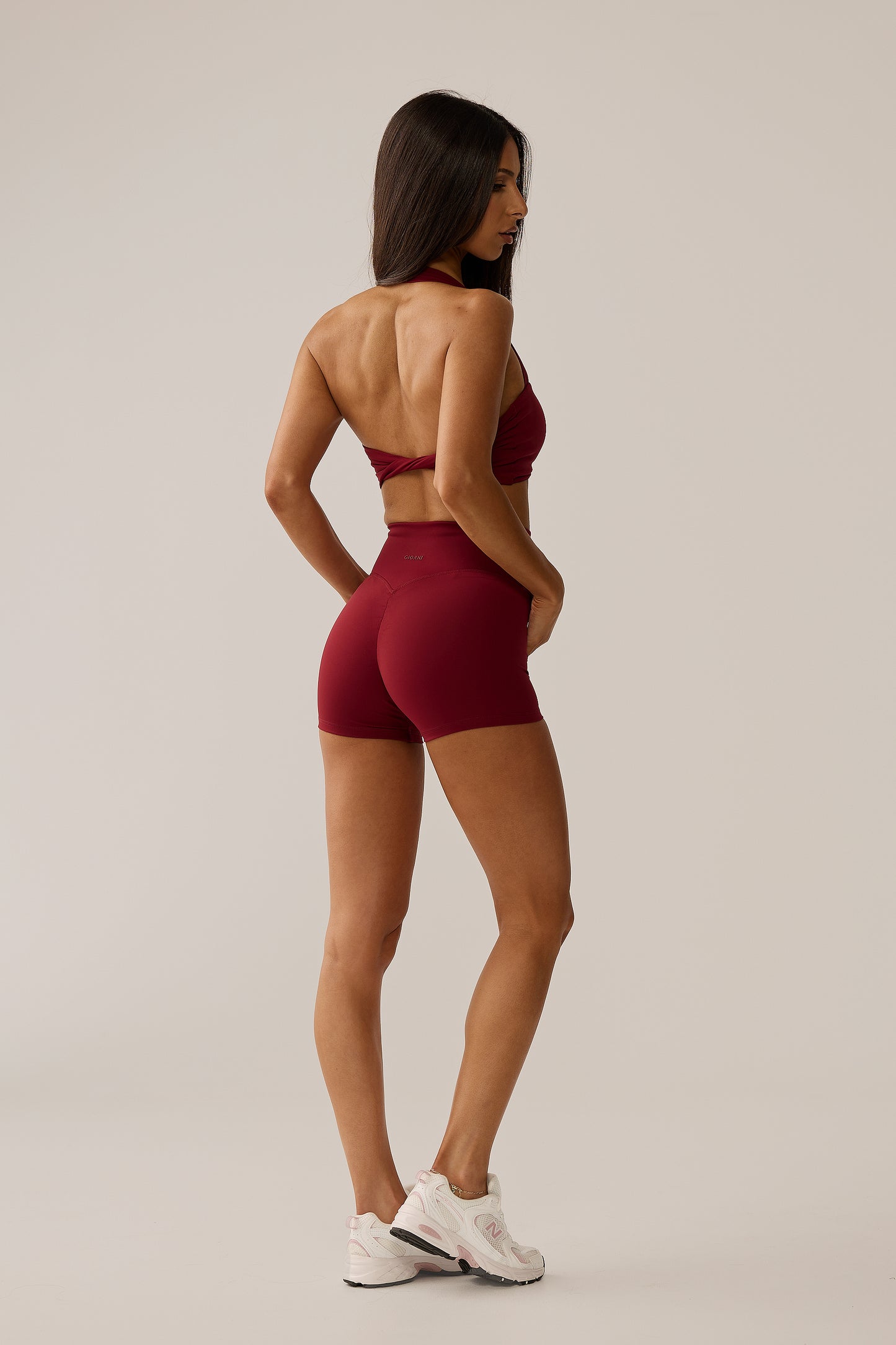 INVISIBLE SCRUNCH SHORT - SYRAH